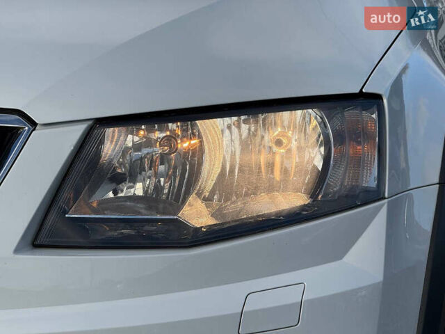 Белый Шкода Октавия, объемом двигателя 1.97 л и пробегом 234 тыс. км за 14999 $, фото 9 на Automoto.ua