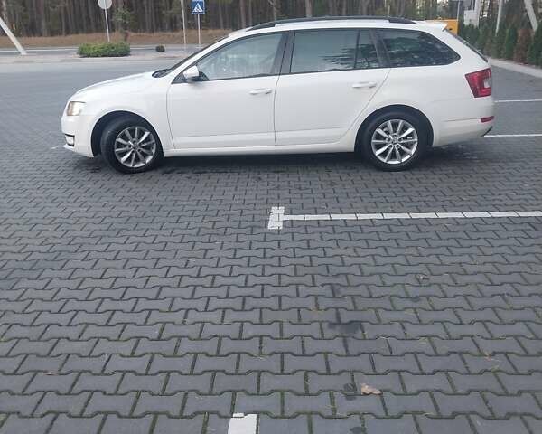 Шкода Октавия 2015 в Маневичах на Automoto.ua Белый Шкода Октавия, объемом двигателя 1.6 л и пробегом 303 тыс. км за 11400 $, фото 17 на Automoto.ua