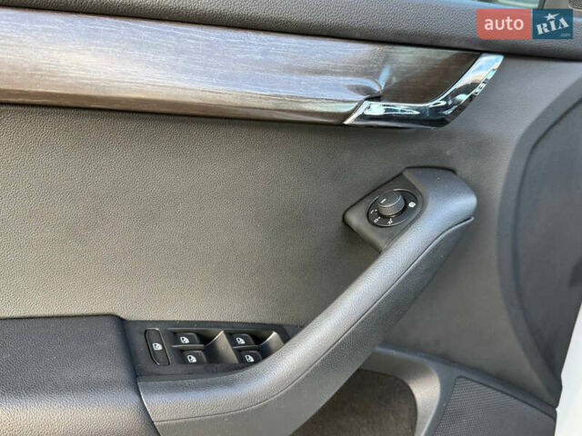 Білий Шкода Октавія, об'ємом двигуна 2 л та пробігом 234 тис. км за 14999 $, фото 57 на Automoto.ua