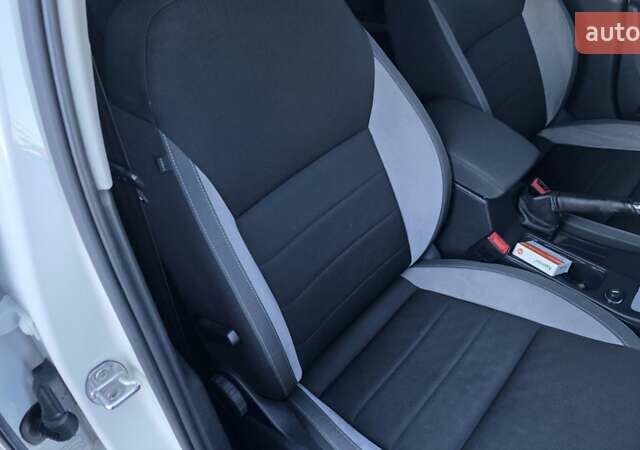 Білий Шкода Октавія, об'ємом двигуна 2 л та пробігом 230 тис. км за 12300 $, фото 23 на Automoto.ua