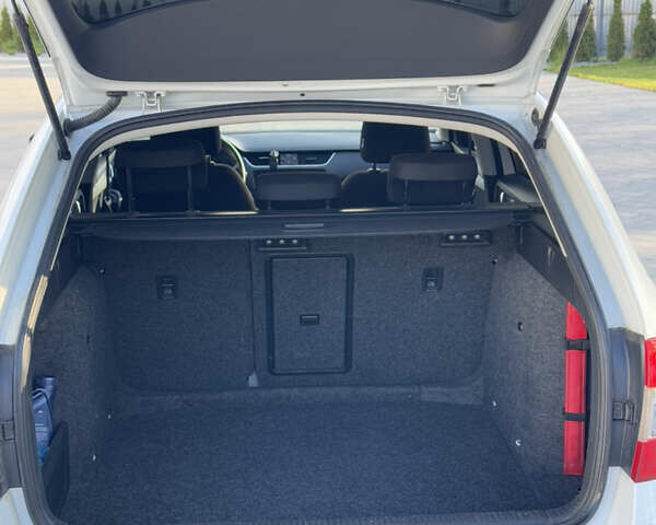Білий Шкода Октавія, об'ємом двигуна 1.97 л та пробігом 225 тис. км за 12600 $, фото 43 на Automoto.ua