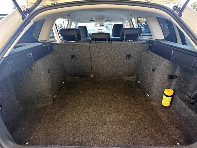 Білий Шкода Октавія, об'ємом двигуна 1.6 л та пробігом 189 тис. км за 10400 $, фото 13 на Automoto.ua