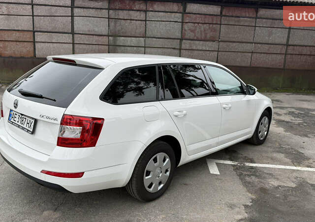 Білий Шкода Октавія, об'ємом двигуна 1.6 л та пробігом 91 тис. км за 13950 $, фото 12 на Automoto.ua
