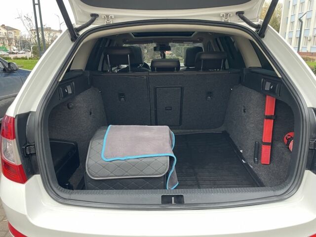 Белый Шкода Октавия, объемом двигателя 2 л и пробегом 284 тыс. км за 14900 $, фото 15 на Automoto.ua