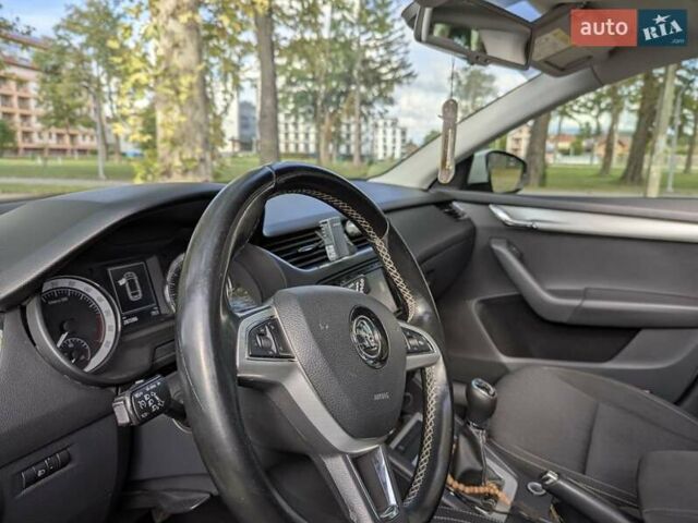 Белый Шкода Октавия, объемом двигателя 1.6 л и пробегом 267 тыс. км за 12500 $, фото 15 на Automoto.ua