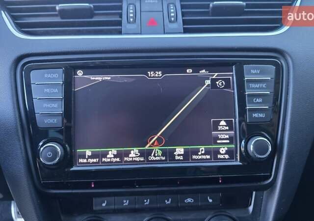 Білий Шкода Октавія, об'ємом двигуна 2 л та пробігом 230 тис. км за 12300 $, фото 14 на Automoto.ua