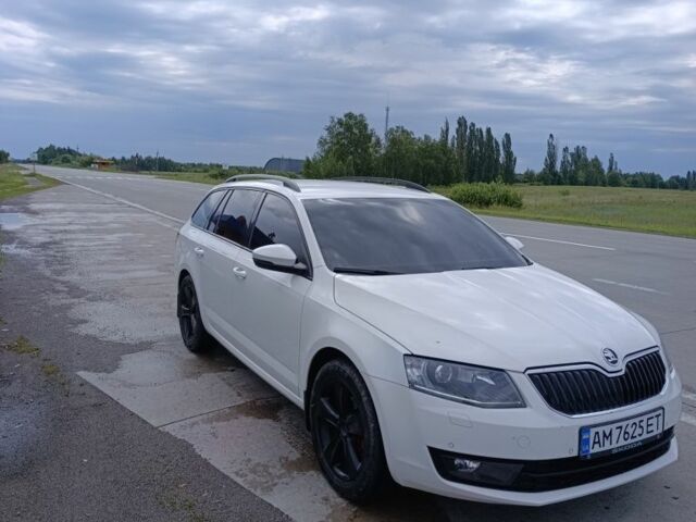 Белый Шкода Октавия, объемом двигателя 2 л и пробегом 280 тыс. км за 12100 $, фото 5 на Automoto.ua