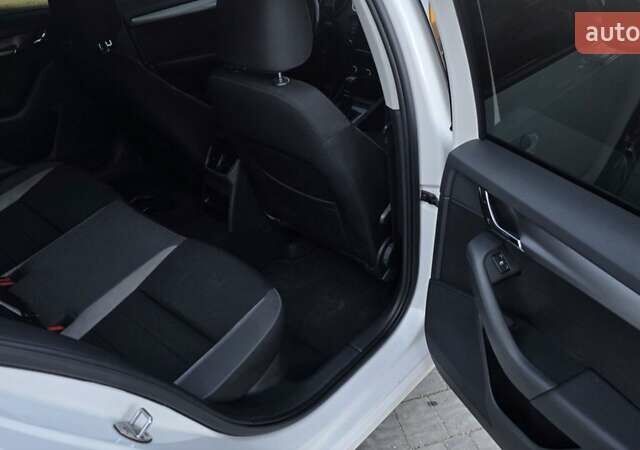Білий Шкода Октавія, об'ємом двигуна 2 л та пробігом 230 тис. км за 12300 $, фото 17 на Automoto.ua