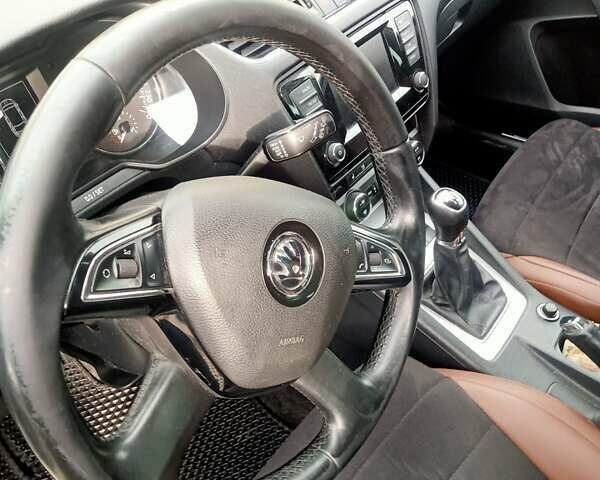 Білий Шкода Октавія, об'ємом двигуна 1.97 л та пробігом 328 тис. км за 11600 $, фото 20 на Automoto.ua