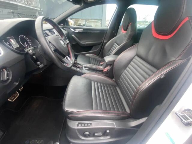 Белый Шкода Октавия, объемом двигателя 2 л и пробегом 74 тыс. км за 6000 $, фото 6 на Automoto.ua