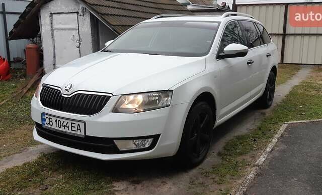 Белый Шкода Октавия, объемом двигателя 1.6 л и пробегом 318 тыс. км за 9200 $, фото 1 на Automoto.ua