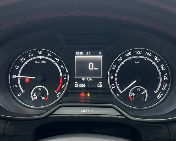 Белый Шкода Октавия, объемом двигателя 1.97 л и пробегом 230 тыс. км за 15300 $, фото 25 на Automoto.ua
