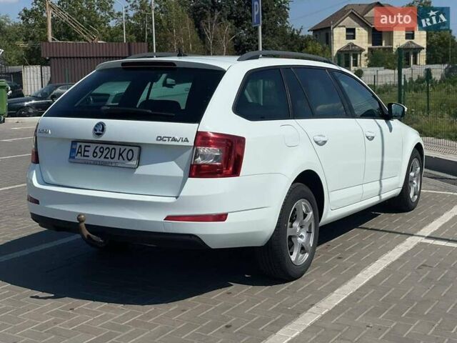 Білий Шкода Октавія, об'ємом двигуна 1.6 л та пробігом 248 тис. км за 10800 $, фото 8 на Automoto.ua