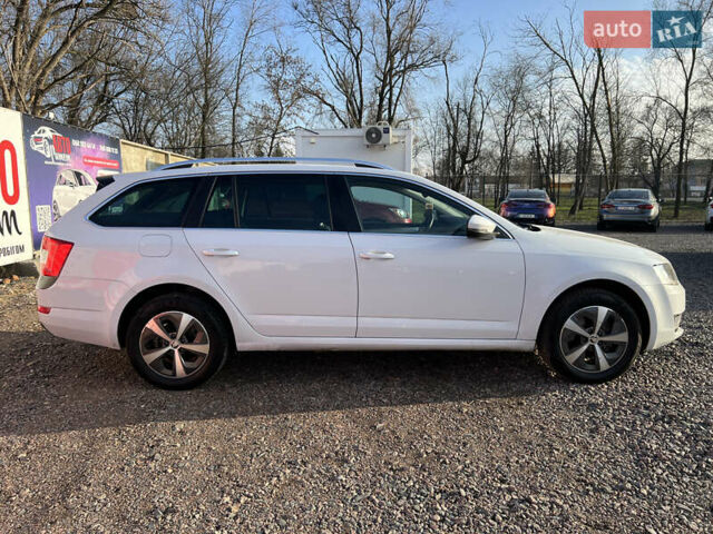 Белый Шкода Октавия, объемом двигателя 1.6 л и пробегом 307 тыс. км за 9900 $, фото 6 на Automoto.ua