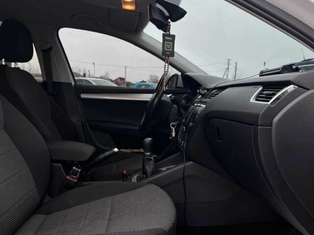 Белый Шкода Октавия, объемом двигателя 1.6 л и пробегом 260 тыс. км за 10999 $, фото 20 на Automoto.ua