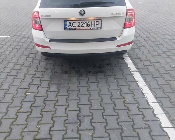 Белый Шкода Октавия, объемом двигателя 1.6 л и пробегом 303 тыс. км за 11400 $, фото 14 на Automoto.ua