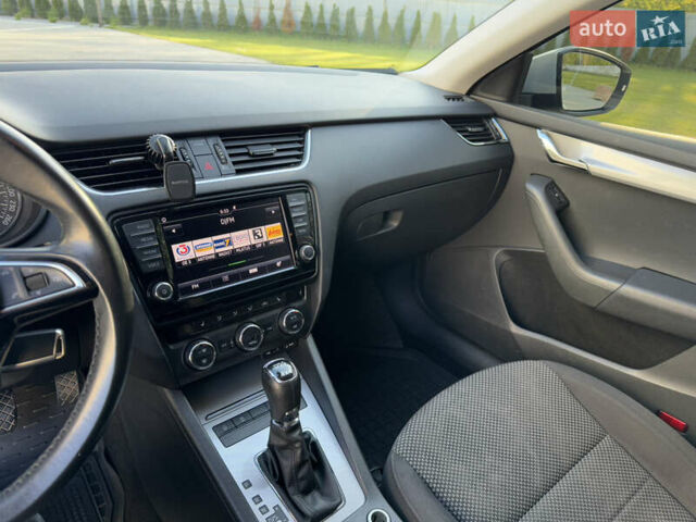 Білий Шкода Октавія, об'ємом двигуна 1.97 л та пробігом 225 тис. км за 12600 $, фото 34 на Automoto.ua