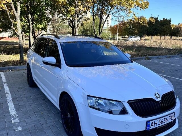 Білий Шкода Октавія, об'ємом двигуна 1.6 л та пробігом 189 тис. км за 10400 $, фото 1 на Automoto.ua