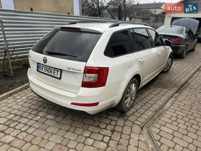 Белый Шкода Октавия, объемом двигателя 1.97 л и пробегом 300 тыс. км за 12000 $, фото 2 на Automoto.ua