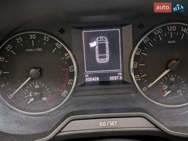 Белый Шкода Октавия, объемом двигателя 1.6 л и пробегом 299 тыс. км за 9000 $, фото 17 на Automoto.ua