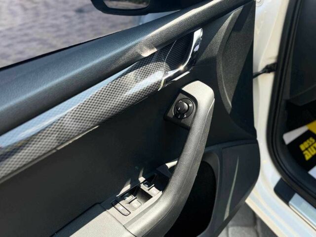 Білий Шкода Октавія, об'ємом двигуна 2 л та пробігом 313 тис. км за 13700 $, фото 9 на Automoto.ua