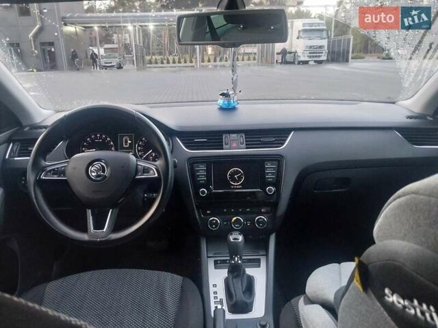 Шкода Октавия 2015 в Маневичах на Automoto.ua Белый Шкода Октавия, объемом двигателя 1.6 л и пробегом 303 тыс. км за 11400 $, фото 11 на Automoto.ua