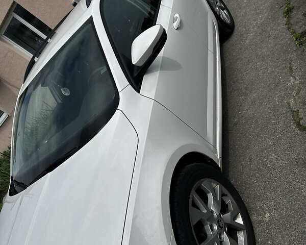 Белый Шкода Октавия, объемом двигателя 1.97 л и пробегом 286 тыс. км за 12500 $, фото 5 на Automoto.ua