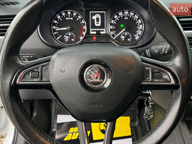 Белый Шкода Октавия, объемом двигателя 1.6 л и пробегом 260 тыс. км за 10999 $, фото 11 на Automoto.ua