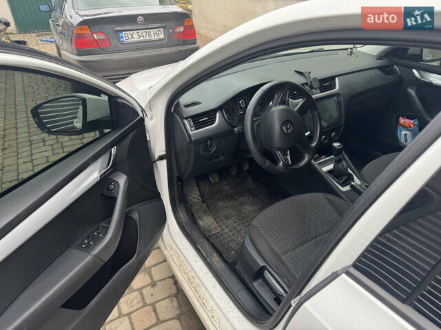 Белый Шкода Октавия, объемом двигателя 1.97 л и пробегом 300 тыс. км за 12000 $, фото 5 на Automoto.ua