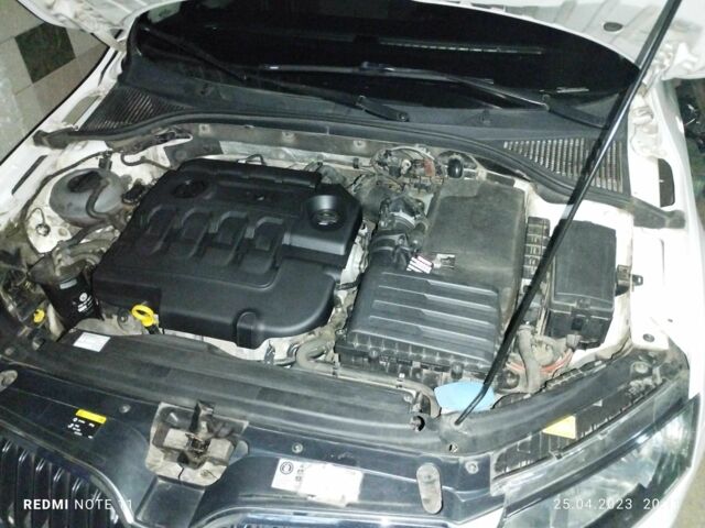 Білий Шкода Октавія, об'ємом двигуна 2 л та пробігом 350 тис. км за 13500 $, фото 8 на Automoto.ua