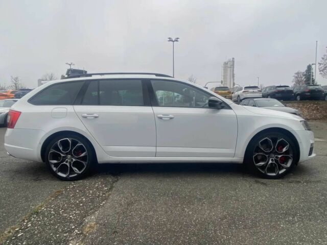 Белый Шкода Октавия, объемом двигателя 2 л и пробегом 74 тыс. км за 6000 $, фото 5 на Automoto.ua