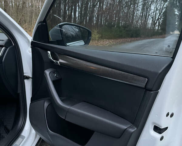 Білий Шкода Октавія, об'ємом двигуна 1.97 л та пробігом 278 тис. км за 13400 $, фото 11 на Automoto.ua