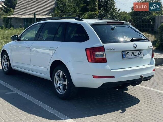 Білий Шкода Октавія, об'ємом двигуна 1.6 л та пробігом 248 тис. км за 10800 $, фото 9 на Automoto.ua