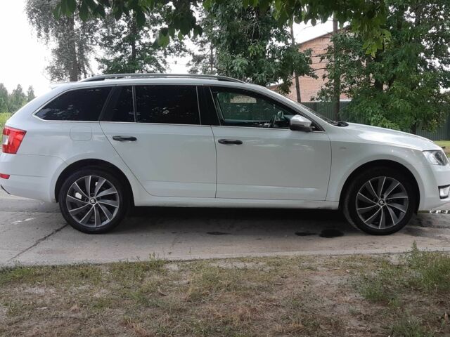 Белый Шкода Октавия, объемом двигателя 1.6 л и пробегом 317 тыс. км за 9100 $, фото 12 на Automoto.ua