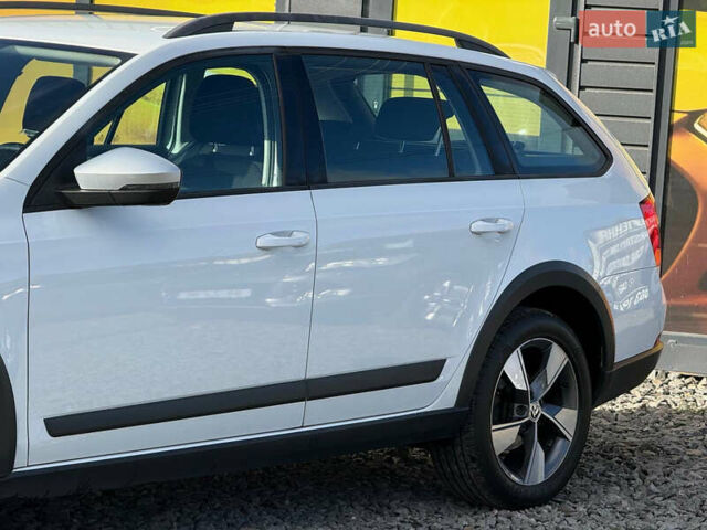Білий Шкода Октавія, об'ємом двигуна 2 л та пробігом 234 тис. км за 14999 $, фото 11 на Automoto.ua