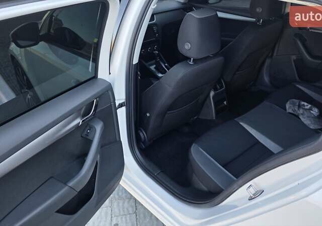 Білий Шкода Октавія, об'ємом двигуна 2 л та пробігом 230 тис. км за 12300 $, фото 15 на Automoto.ua