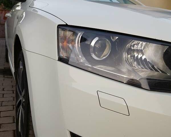 Белый Шкода Октавия, объемом двигателя 1.97 л и пробегом 250 тыс. км за 15200 $, фото 9 на Automoto.ua