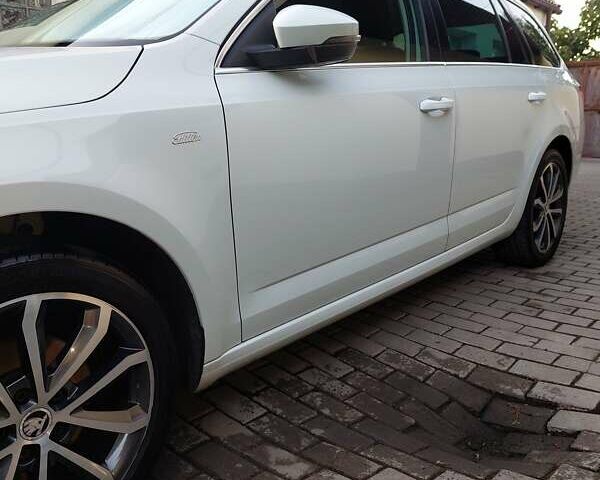 Белый Шкода Октавия, объемом двигателя 1.97 л и пробегом 250 тыс. км за 15200 $, фото 2 на Automoto.ua