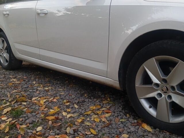 Белый Шкода Октавия, объемом двигателя 0 л и пробегом 249 тыс. км за 250 $, фото 2 на Automoto.ua