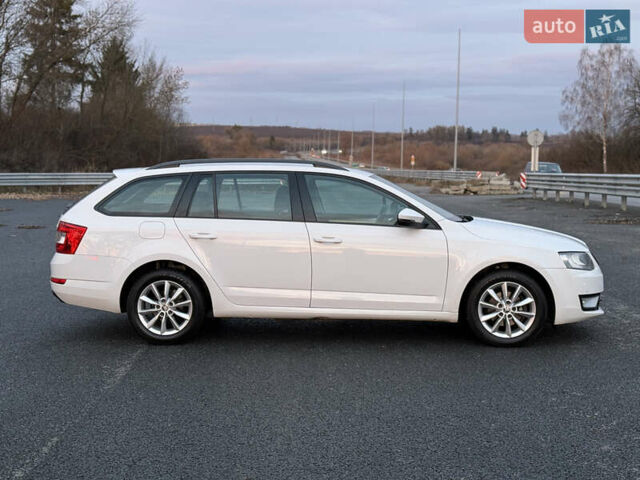 Белый Шкода Октавия, объемом двигателя 1.6 л и пробегом 283 тыс. км за 9800 $, фото 1 на Automoto.ua