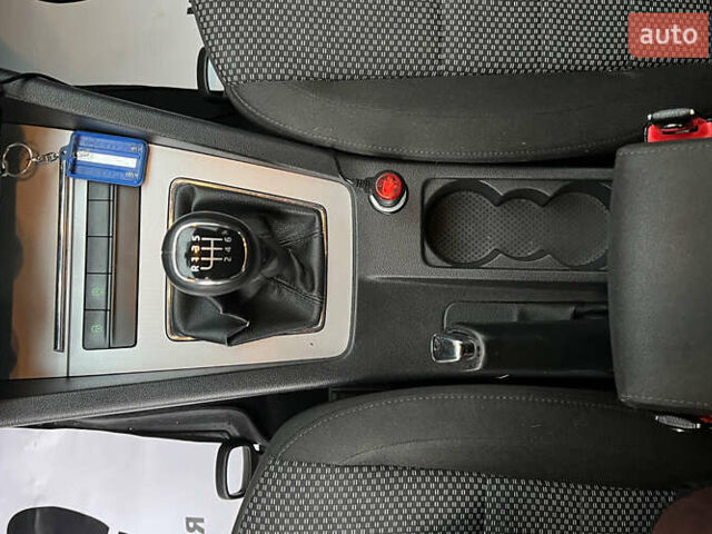 Белый Шкода Октавия, объемом двигателя 1.6 л и пробегом 260 тыс. км за 10999 $, фото 14 на Automoto.ua