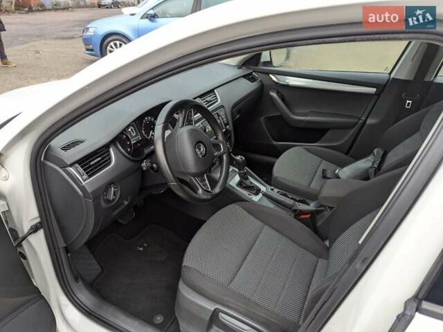 Белый Шкода Октавия, объемом двигателя 1.4 л и пробегом 206 тыс. км за 12100 $, фото 10 на Automoto.ua