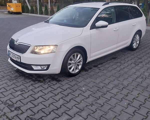 Белый Шкода Октавия, объемом двигателя 1.6 л и пробегом 303 тыс. км за 11400 $, фото 5 на Automoto.ua