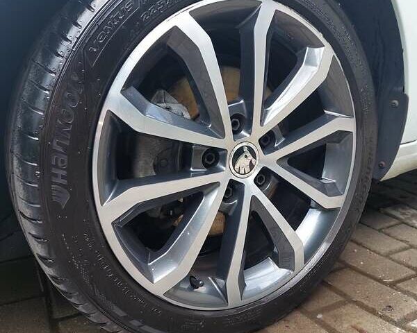 Белый Шкода Октавия, объемом двигателя 1.97 л и пробегом 250 тыс. км за 15200 $, фото 19 на Automoto.ua