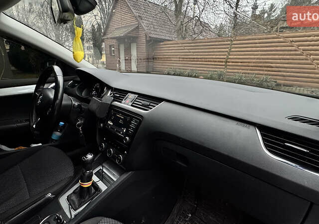 Белый Шкода Октавия, объемом двигателя 1.6 л и пробегом 253 тыс. км за 10500 $, фото 14 на Automoto.ua