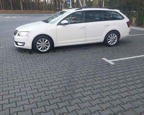 Шкода Октавия 2015 в Маневичах на Automoto.ua Белый Шкода Октавия, объемом двигателя 1.6 л и пробегом 303 тыс. км за 11400 $, фото 8 на Automoto.ua