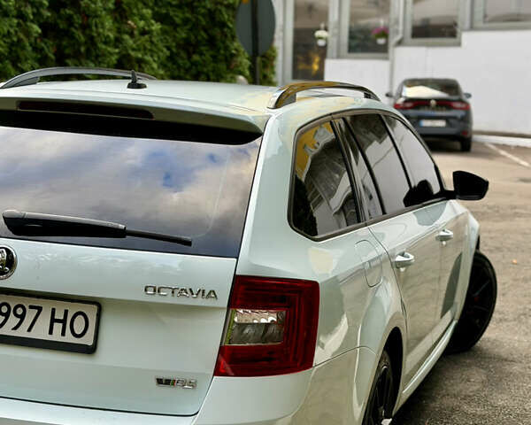Шкода Октавия 2015 в Киеве на Automoto.ua Белый Шкода Октавия, объемом двигателя 2 л и пробегом 297 тыс. км за 12000 $, фото 8 на Automoto.ua