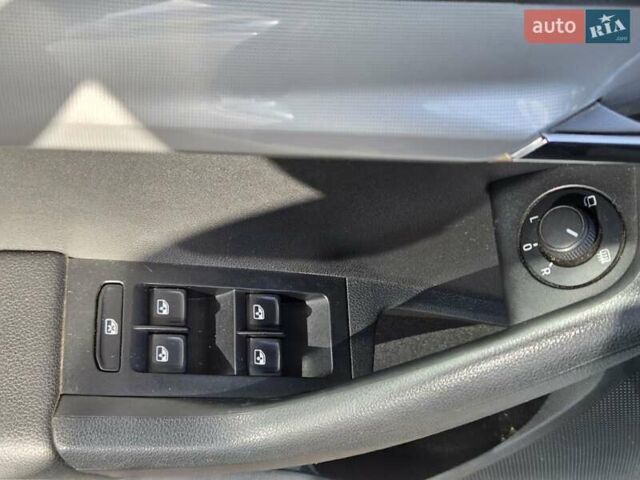 Белый Шкода Октавия, объемом двигателя 1.6 л и пробегом 305 тыс. км за 9200 $, фото 16 на Automoto.ua