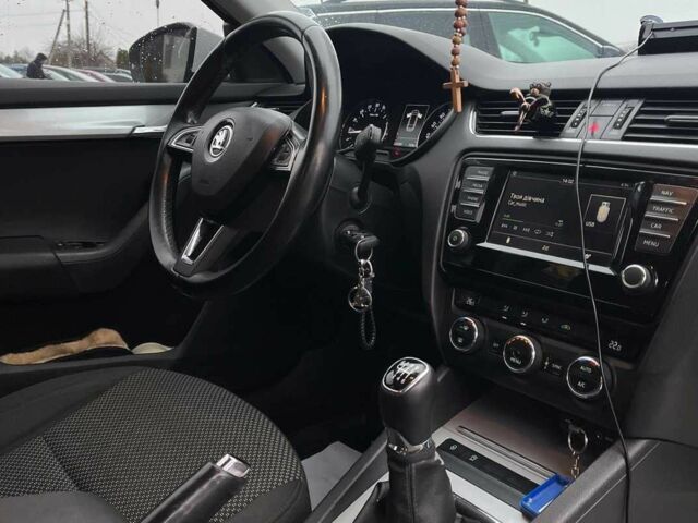 Белый Шкода Октавия, объемом двигателя 1.6 л и пробегом 260 тыс. км за 10999 $, фото 17 на Automoto.ua