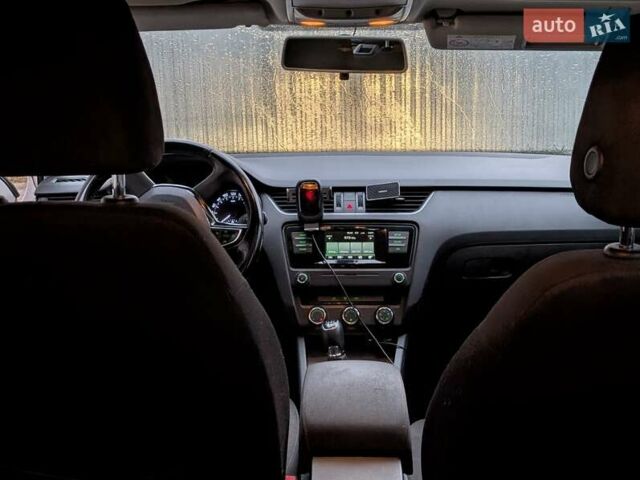 Белый Шкода Октавия, объемом двигателя 1.6 л и пробегом 299 тыс. км за 9000 $, фото 16 на Automoto.ua